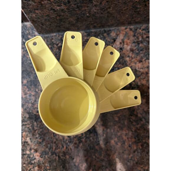 Tupperware Vintage Yellow Nesting Measuring Cups Set of 6 - Picture 7 of 7